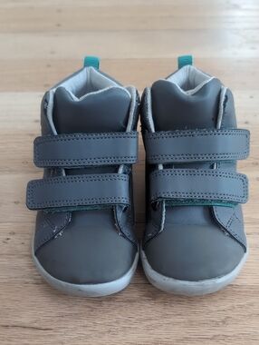Kids Gray High-Top Sneakers with Teal Pull Tab